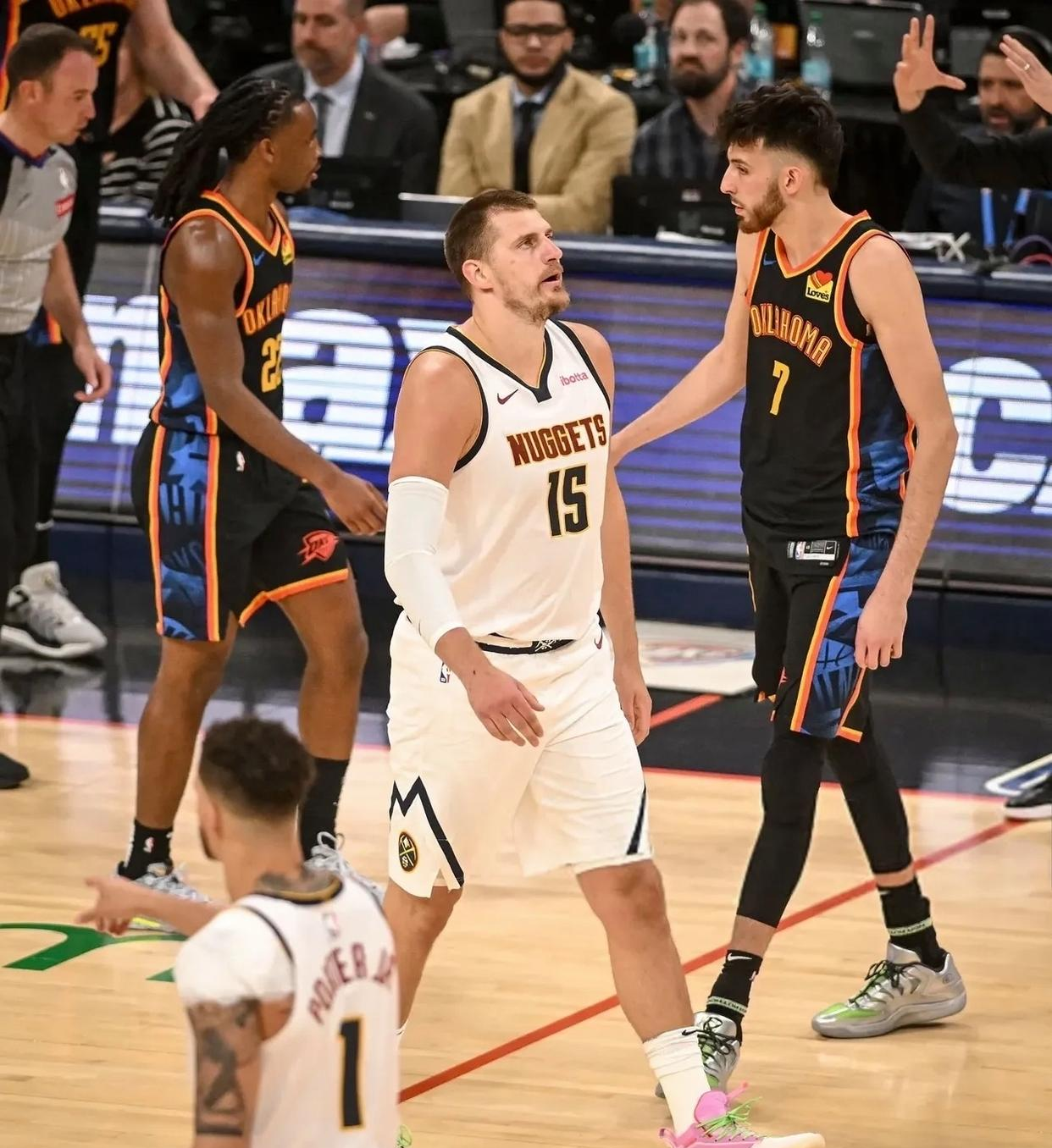 包含赛后罗马备战NBA常规赛，状态回暖细节曝光，话题不断，赛程密集仍需轮换的词条u8娱乐平台