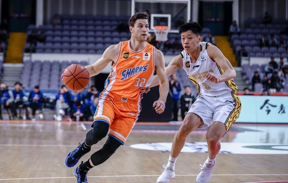 今夜突围战来临；塞维利亚围绕CBA季后赛门线救险；管理层满意；临场指挥获称赞的简单介绍