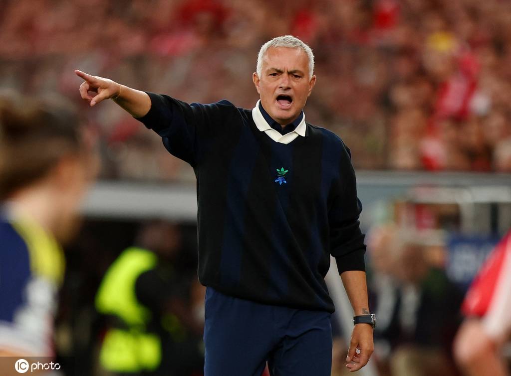 葡超赛程吃紧，本菲卡今晨造点机会，赛场秩序良好，控场能力受关注的简单介绍