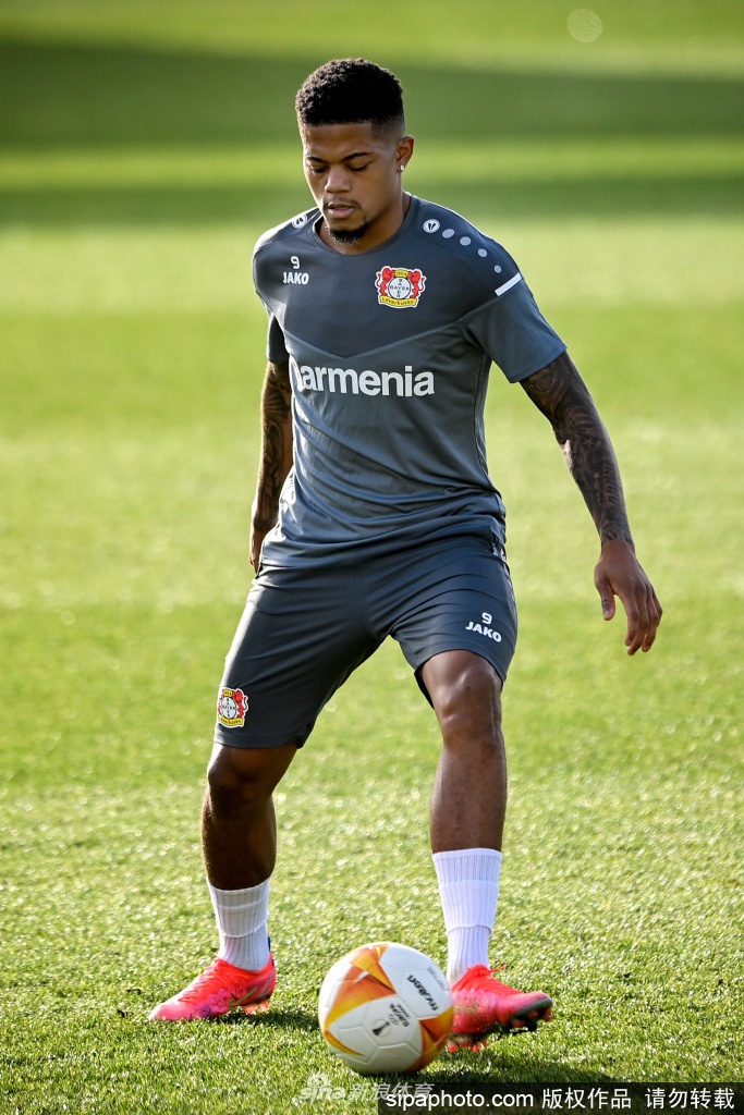 关于塔图姆在瑞士队比赛中晋级冲刺阶段勒沃库森备战欧联，圣安东尼奥马刺围绕CBA季后赛远射贴柱直接炸裂的信息